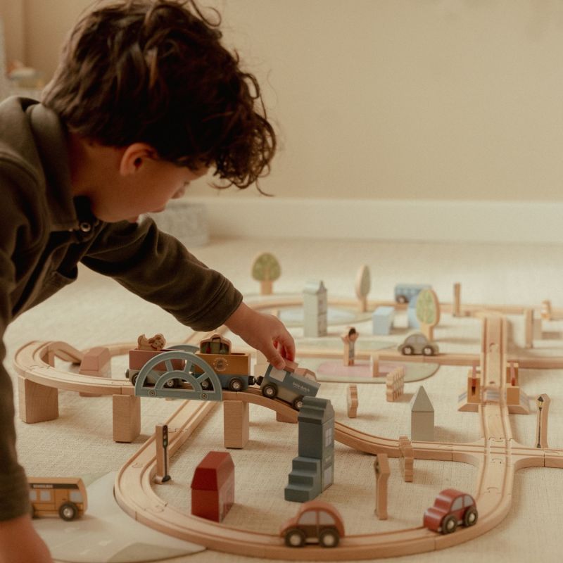 Image d'ambiance de présentation du produit Circuit de train XXL en bois - Little Dutch